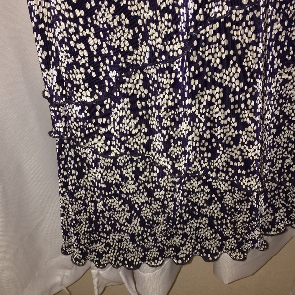 V-Neck Ruffled Midi Dress - Picture 3 of 3